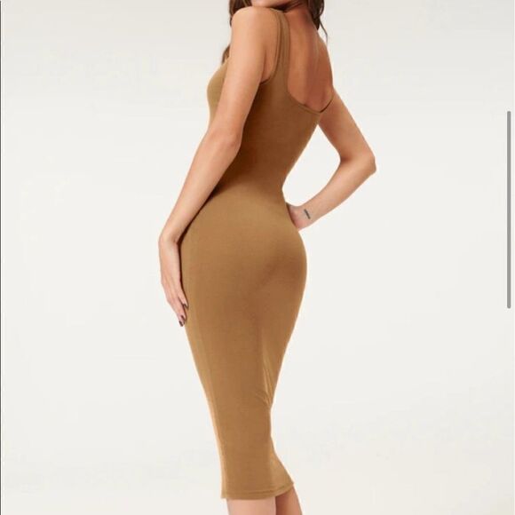 Good American Dress Midi Scoop Neck Sepia Bodycon Casual Classy Lined Sleeveless - Picture 3 of 7